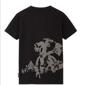 UNIQLO Charizard Pokemon Nintendo shirt Pikachu